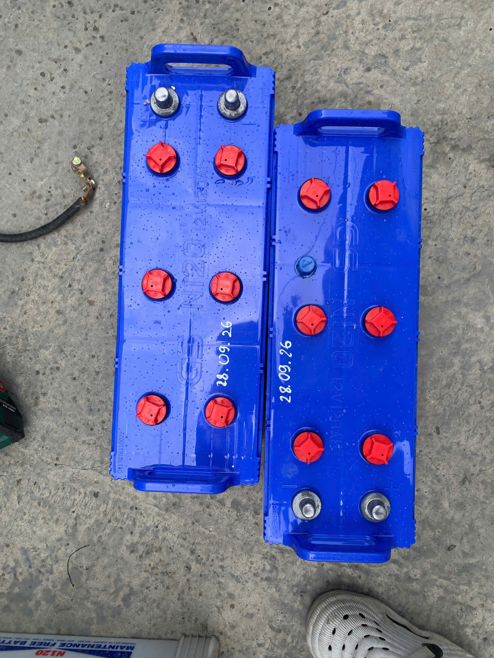 Thay ắc quy xe Chenglong M3 – Kiểm tra ắc quy – Kích bình – Kiểm tra hệ thống sạc – Thay bình tận nơi.